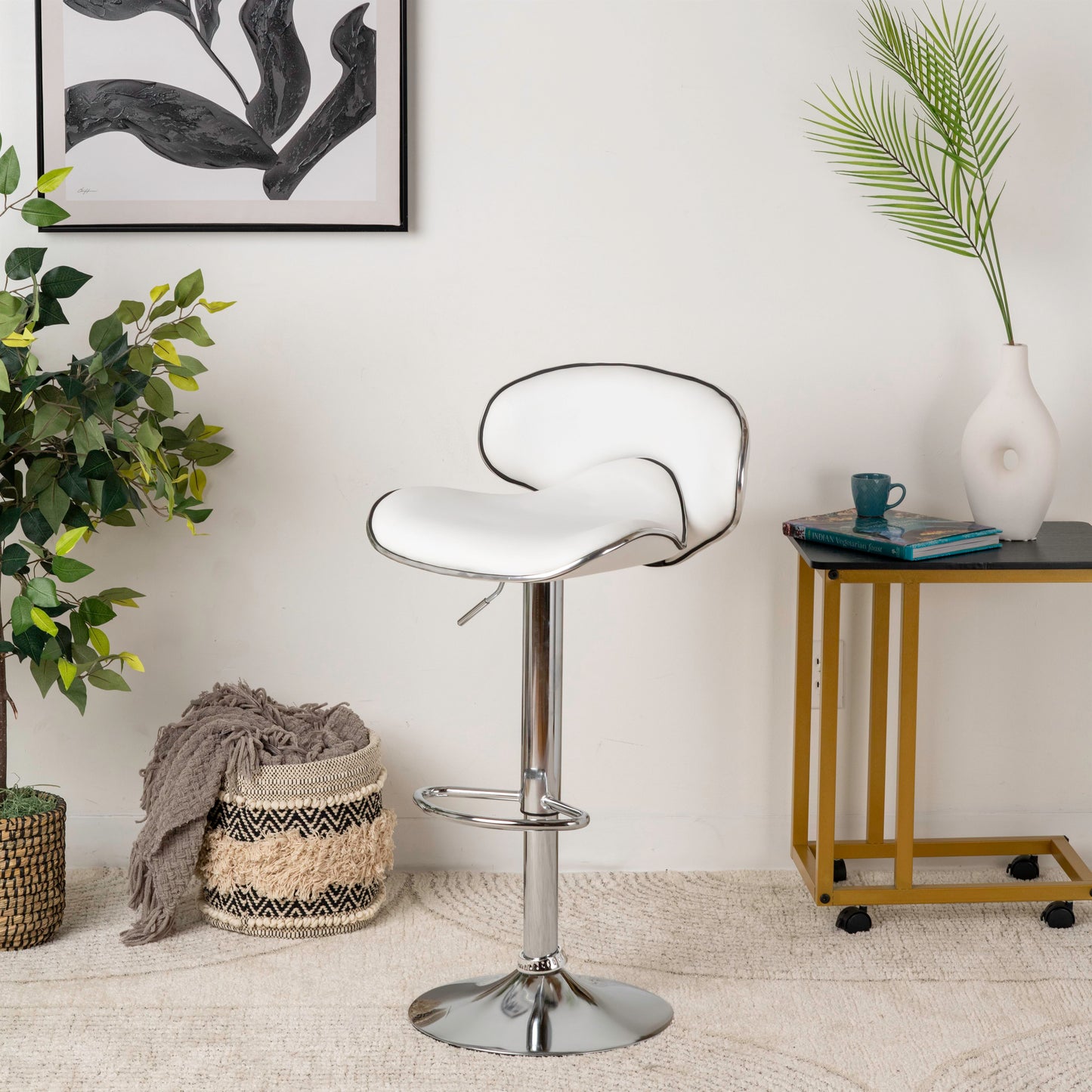 Modern Leather Dining Chair – Stylish & Comfy