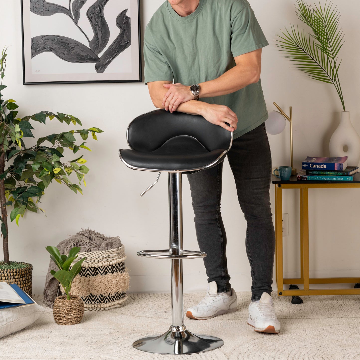 Modern Leather Dining Chair – Stylish & Comfy