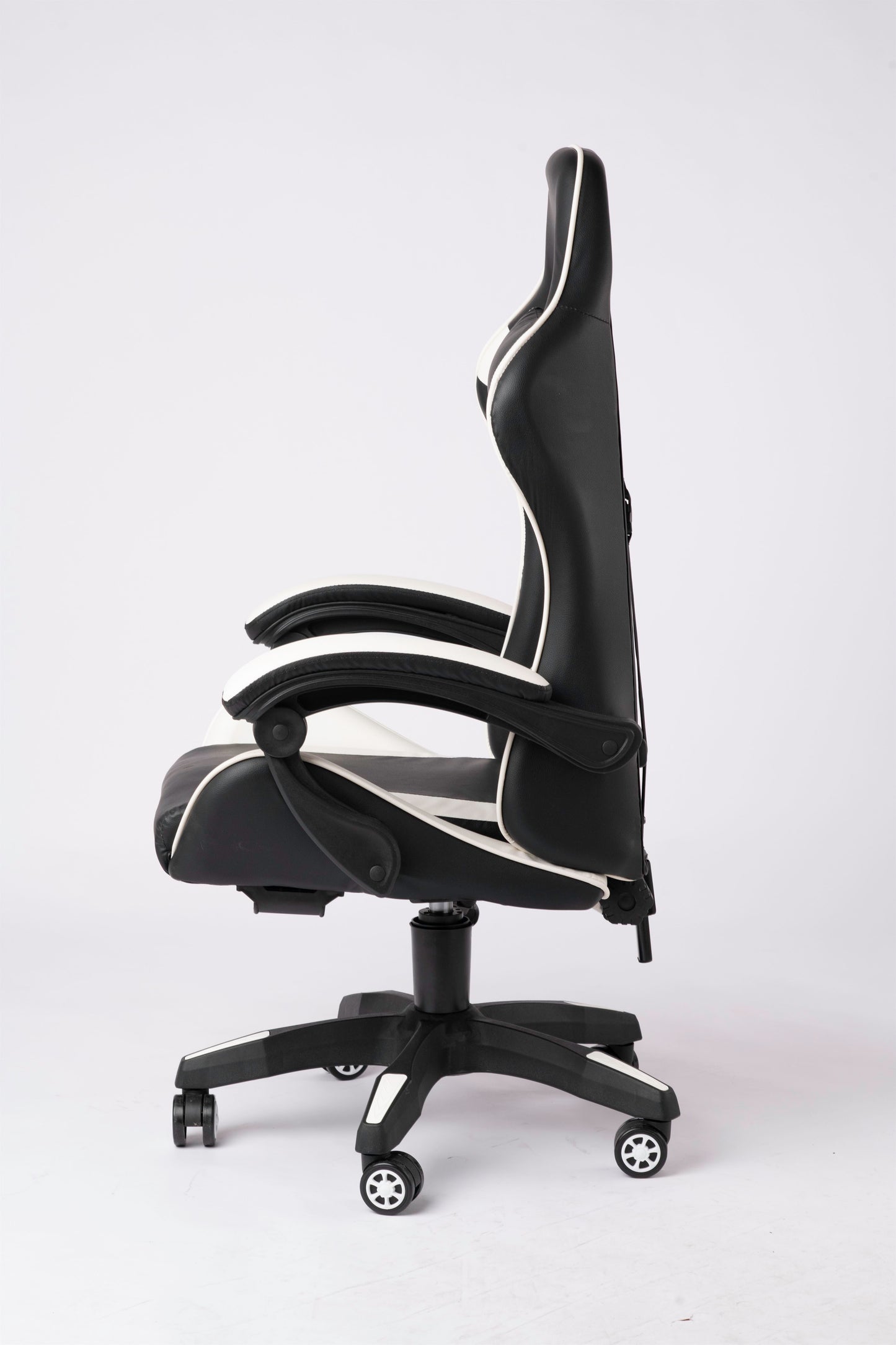 Leather Gaming Chair – Ergonomic with Headrest & Footrest