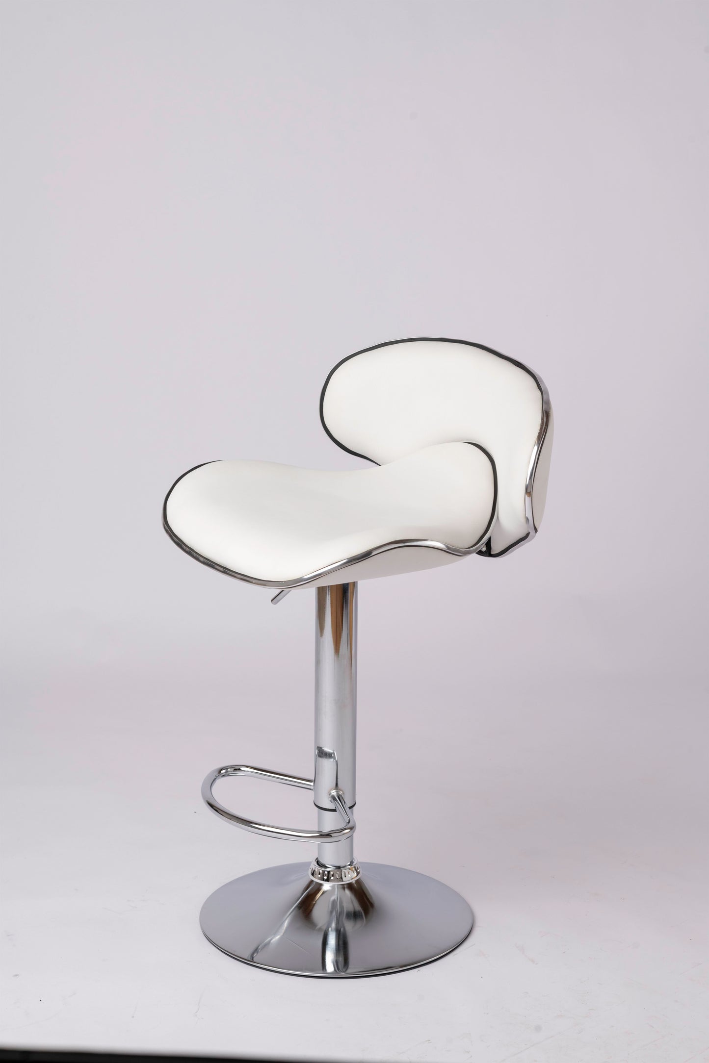 Modern Leather Dining Chair – Stylish & Comfy