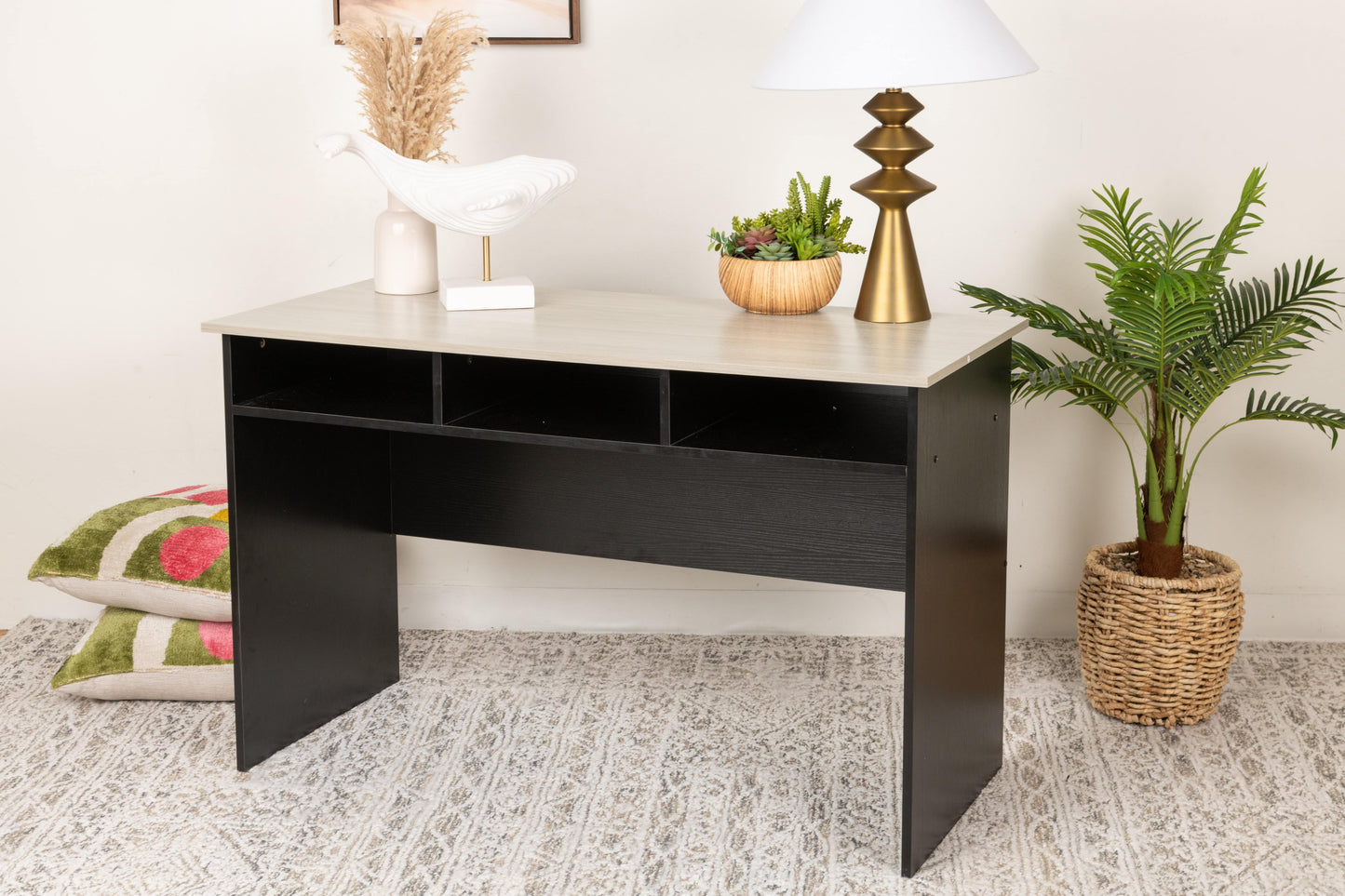 Stylish Managerial Desk – Elevate Your Workspace