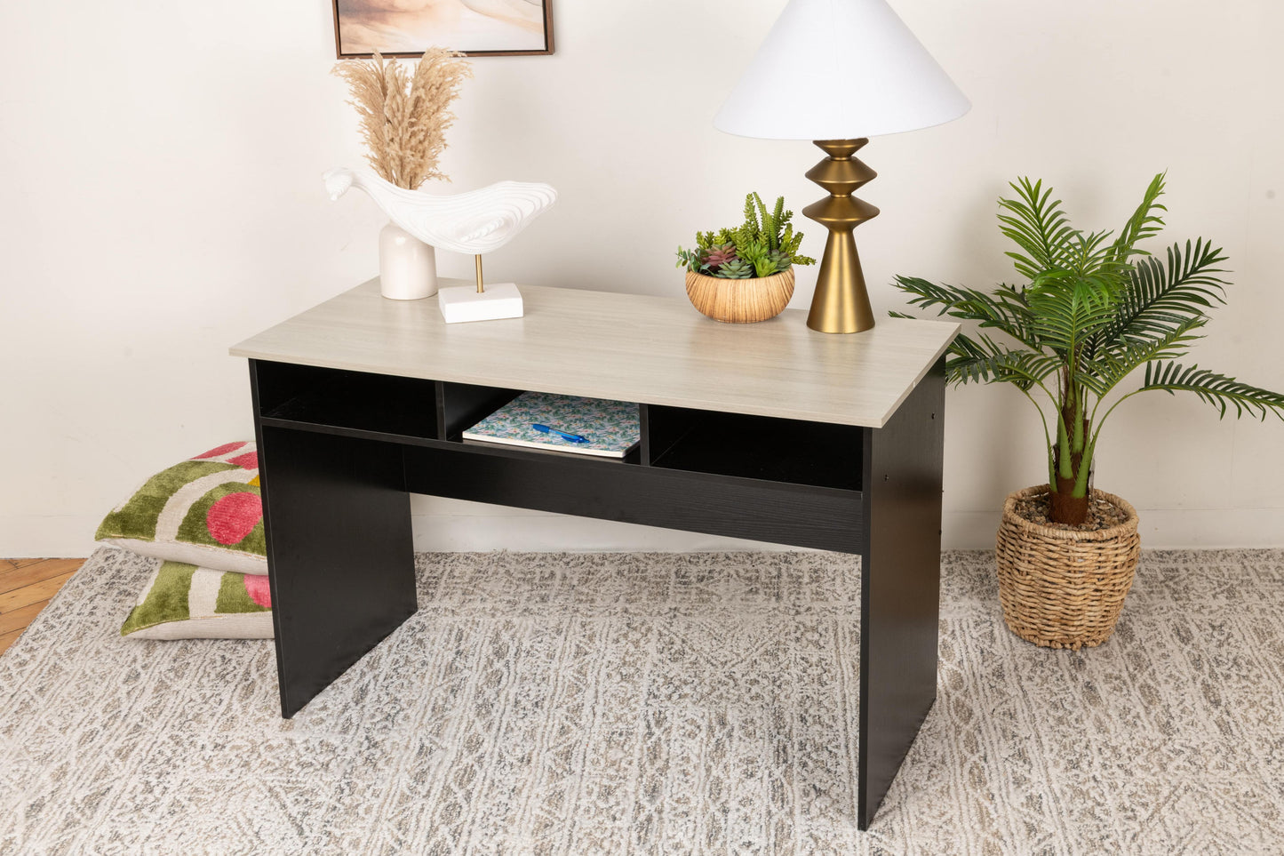Stylish Managerial Desk – Elevate Your Workspace