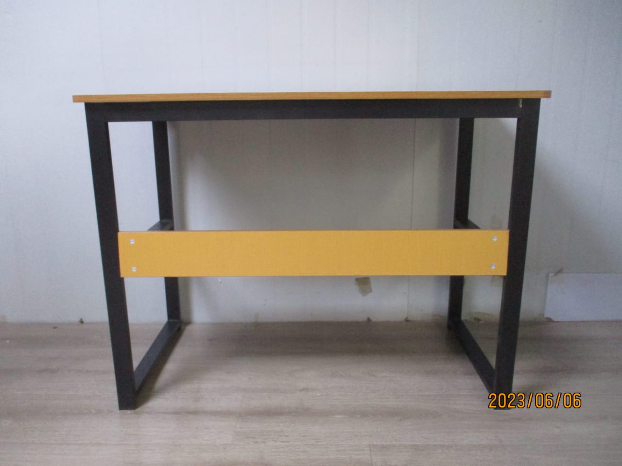 Office Desk Table - Brand New Modern Computer Desk  108*58*12 cm