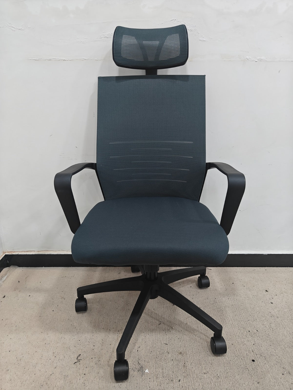 Ergonomic Headrest Mesh Office Chair