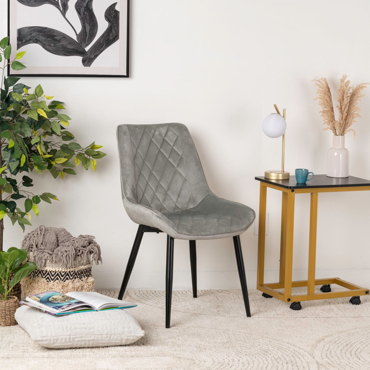 Luxurious Velvet Dining Chair – Modern & Comfortable