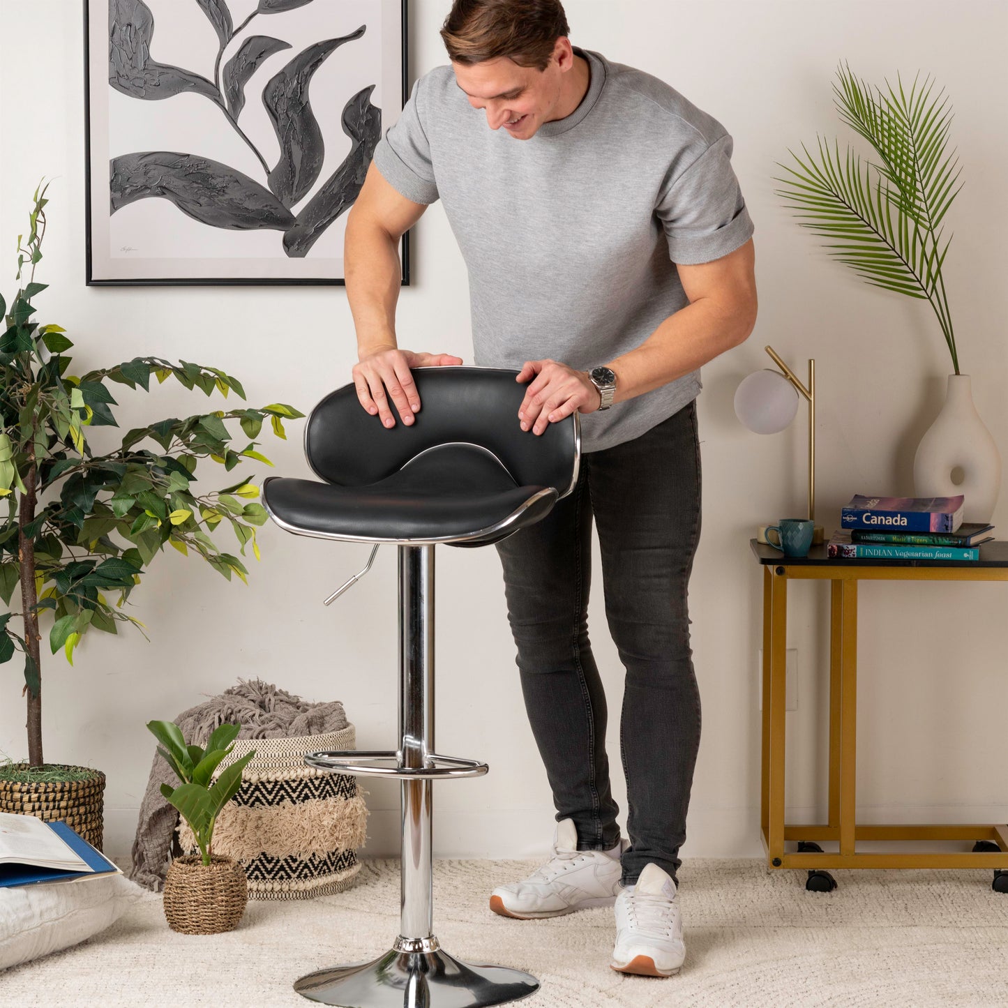 Modern Leather Dining Chair – Stylish & Comfy