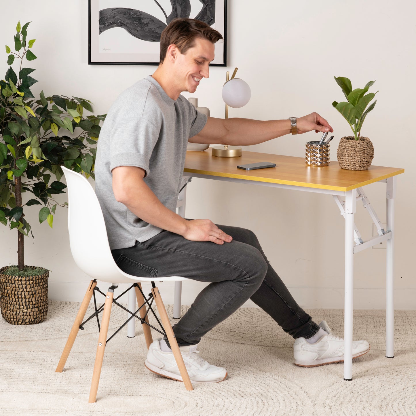 Modern Foldable Office Desk – Sturdy & Space-Saving