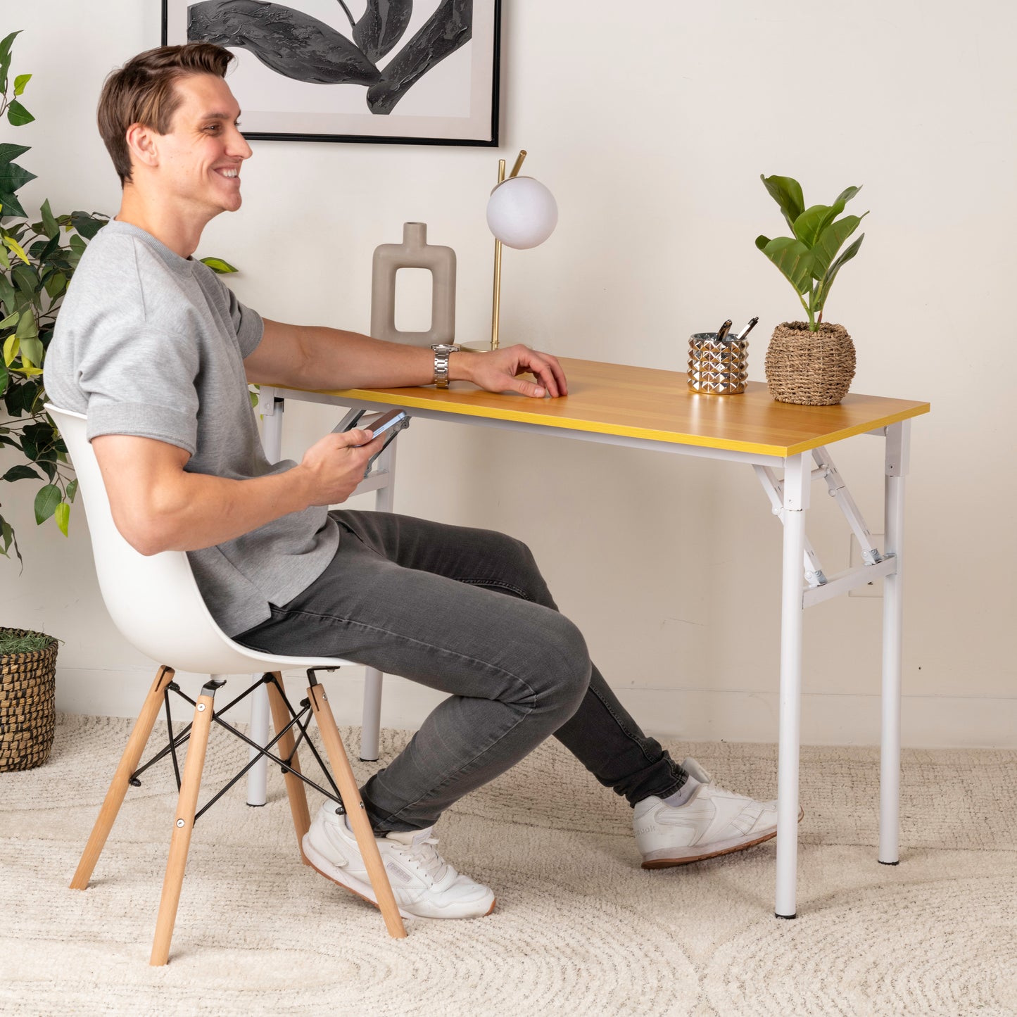 Modern Foldable Office Desk – Sturdy & Space-Saving