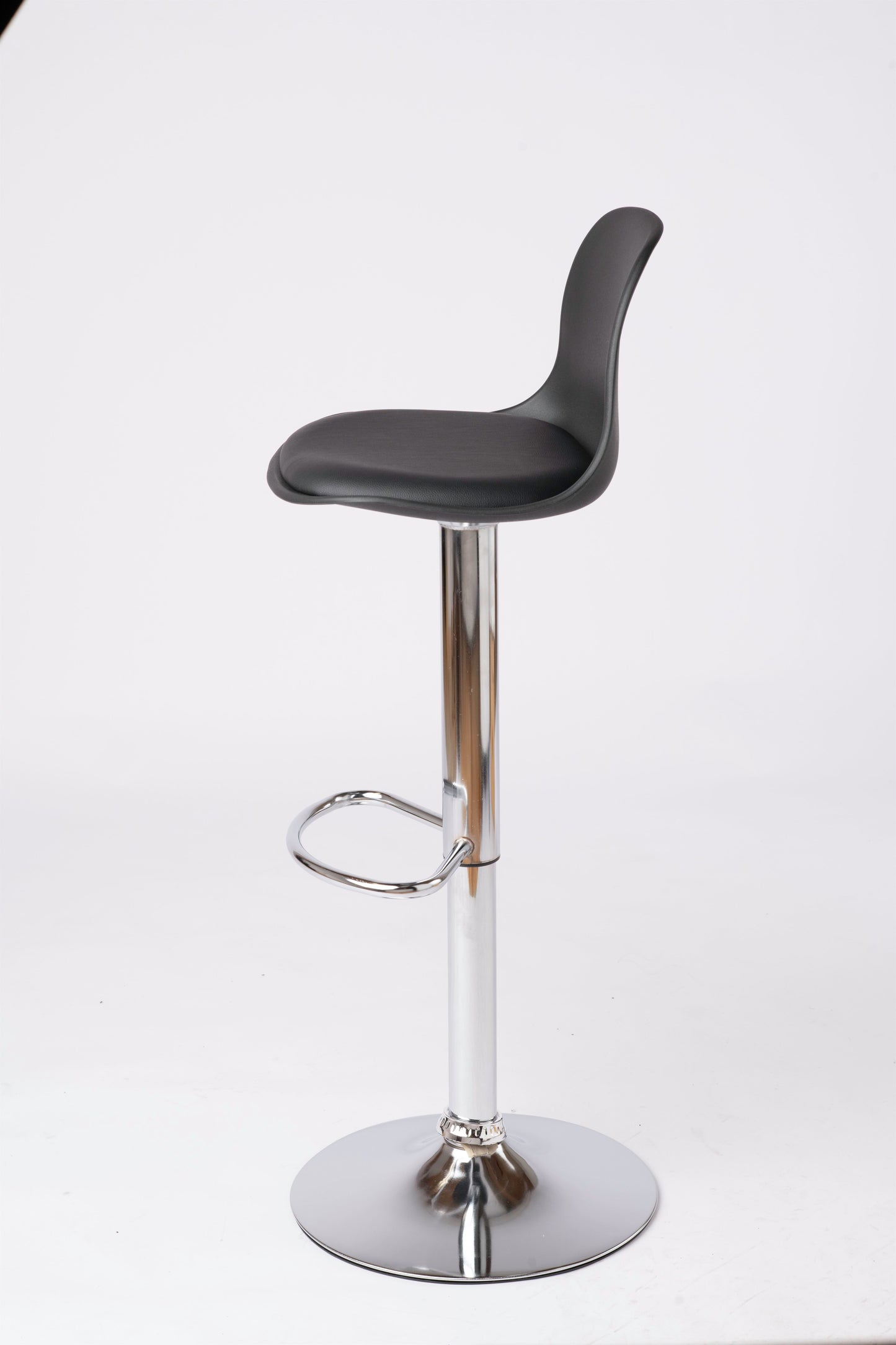 Modern Leather Dining Chair – Stylish & Comfortable