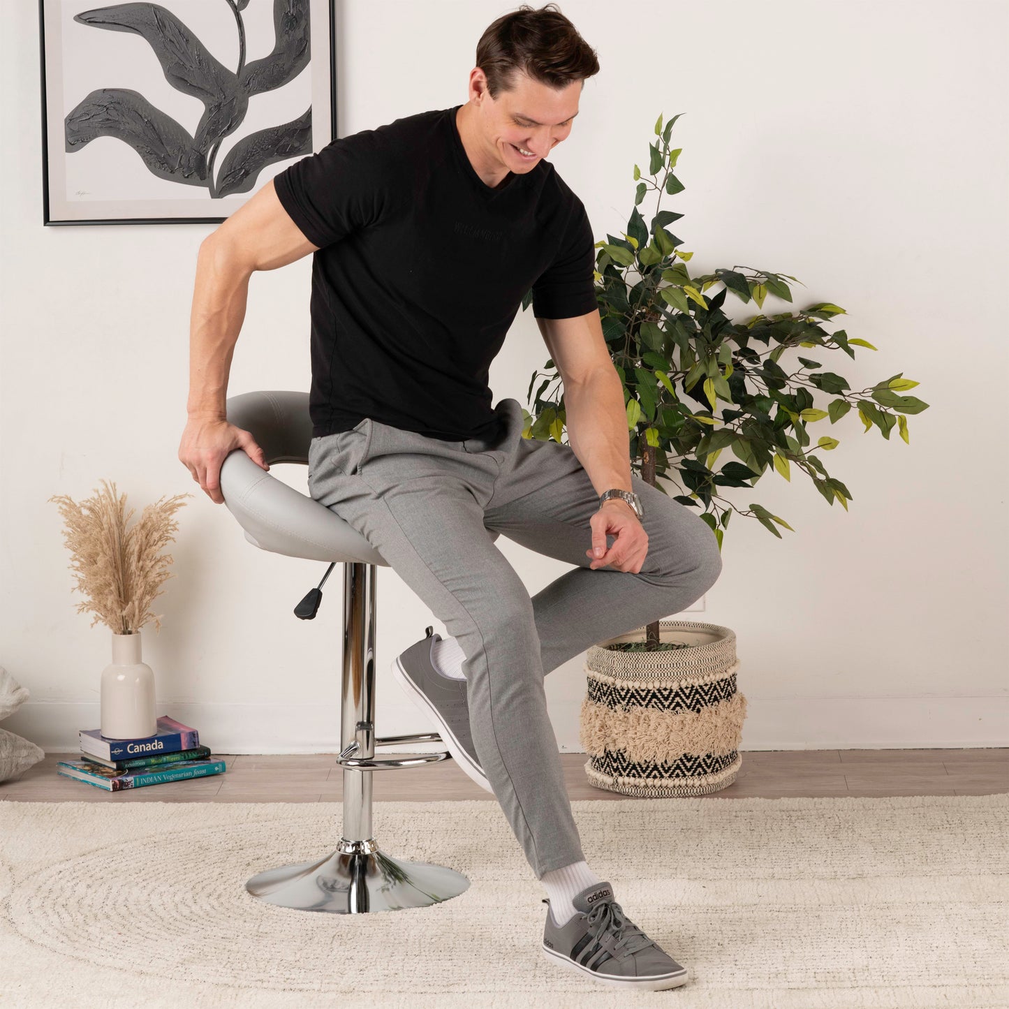 Stylish Leather Dining Chair – Modern & Comfortable