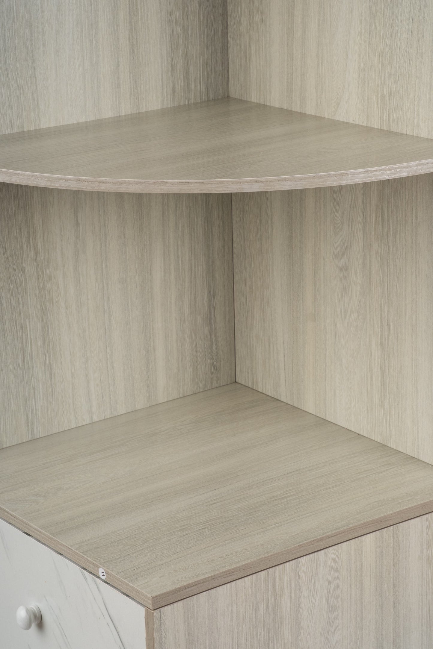 Chic Bookcase Storage – Elegant Organizer