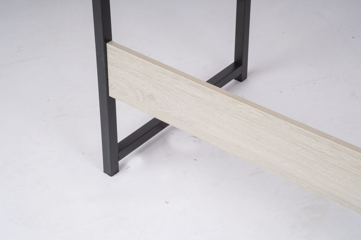 Chic Minimalist Computer Desk for Home & Office